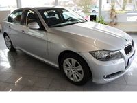 Gebraucht BMW 318 143 PS (105 kW) 2009 Silber metallic Limousine