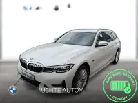 Gebraucht BMW 330e Luxury Line 292 PS (214 kW) 2021 Weiß metallic Kombi