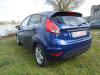 Gebraucht Ford Fiesta 101 PS (74 kW) 2015 Indicblau Limousine