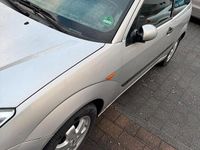 Gebraucht Ford Focus 100 PS (73 kW) 2002 Grau Kleinwagen
