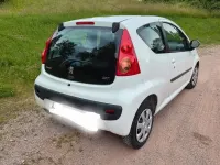 Gebraucht Peugeot 107 Filou 68 PS (50 kW) 2011 Weiß Kleinwagen