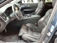 Gebraucht Volvo V60 R-Design 253 PS (186 kW) 2021 Denim blaumetallic Kombi