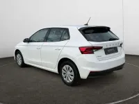 Gebraucht Skoda Fabia Active 65 PS (47 kW) 2023 Candyweiß Kleinwagen
