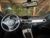 Gebraucht BMW 320 184 PS (135 kW) 2012 Schwarz Kombi