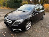 Gebraucht Mercedes B180 122 PS (89 kW) 2012 Schwarz Van / Kleinbus