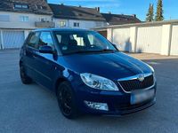 Gebraucht Skoda Fabia 69 PS (50 kW) 2011 Blau Limousine