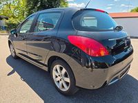 Gebraucht Peugeot 308 Active 120 PS (88 kW) 2011 Schwarz Limousine