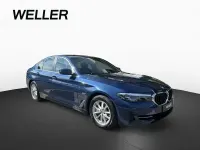 Gebraucht BMW 545e Comfort Edition 394 PS (289 kW) 2023 Phytonicblau (blau) Limousine