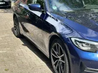 Gebraucht BMW 330 Sport Line 265 PS (194 kW) 2019 Blau Limousine