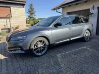Gebraucht Skoda Superb SportLine 156 PS (114 kW) 2020 Grau Kombi