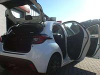 Gebraucht Toyota Yaris Team 125 PS (91 kW) 2023 Schneeweiß Limousine