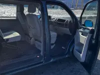 Używany VW Caravelle 150 KM (110 kW) 2016 Zielony Van