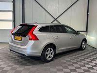 Gebraucht Volvo V60 120 PS (88 kW) 2016 Grau Kombi