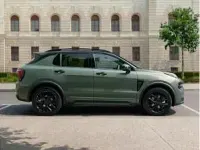 Neu Lynk & Co 01 276 PS (202 kW) 2025 Grün (mineralgrün metallic) SUV
