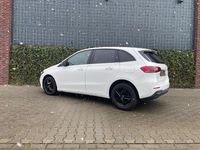 Gebraucht Mercedes B200 150 PS (110 kW) 2021 Weiß Van / Kleinbus