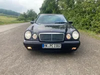 Gebraucht Mercedes E240 Avantgarde 170 PS (125 kW) 1998 Violet Limousine