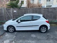 Gebraucht Peugeot 207 95 PS (69 kW) 2009 Weiß Kleinwagen