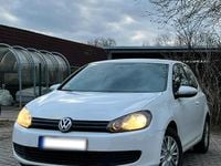 Gebraucht VW Golf VI 102 PS (75 kW) 2010 Weiß Kleinwagen
