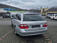 Gebraucht Mercedes E220 150 PS (110 kW) 2004 Silber Kombi