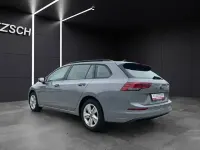 Gebraucht VW Golf VIII Life 131 PS (96 kW) 2023 Mondsteingrau Kombi