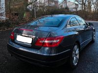 Gebraucht Mercedes E250 204 PS (150 kW) 2011 Grau Coupé