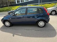 Gebraucht Ford Fiesta 80 PS (58 kW) 2005 Blau Kleinwagen