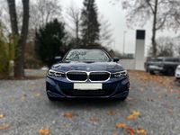 Gebraucht BMW 318 156 PS (114 kW) 2023 Blau Kombi