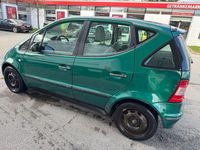 Gebraucht Mercedes A160 Elegance 102 PS (75 kW) 2000 Grün Van / Kleinbus