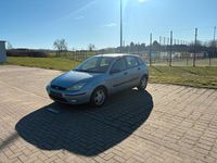 Second-hand Ford Focus 101 CP (74 kW) 2004 Albastru Berlinǎ