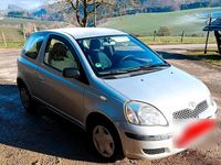 Gebraucht Toyota Yaris 65 PS (47 kW) 2003 Silber Kleinwagen