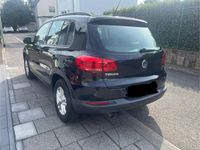 Second-hand VW Tiguan Freestyle 122 CP (89 kW) 2011 Negru SUV