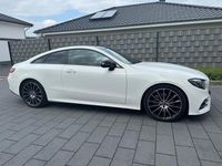 Gebraucht Mercedes E300 245 PS (180 kW) 2019 Weiß Coupé