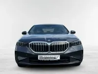 Gebraucht BMW 550e Sport Line 489 PS (359 kW) 2025 Grau Limousine