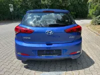 Gebraucht Hyundai i20 Trend 75 PS (55 kW) 2019 Blau Kleinwagen