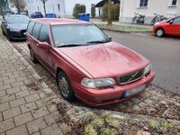 Używany Volvo V70 140 KM (102 kW) 1999 Czerwony Kombi