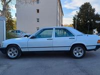 Gebraucht Mercedes 190 118 PS (86 kW) 1987 Weiß Limousine
