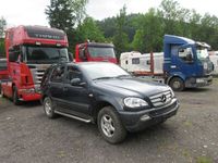 Gebraucht Mercedes ML270 163 PS (119 kW) 2001 Schwarz SUV