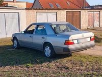 Gebraucht Mercedes E280 197 PS (144 kW) 1992 Silber Limousine