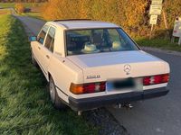 Gebraucht Mercedes 190 72 PS (52 kW) 1988 Weiß Limousine