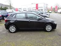 Gebraucht VW Polo Life 95 PS (69 kW) 2023 Deep black perleffekt Limousine