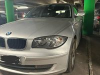 Gebraucht BMW 118 145 PS (106 kW) 2011 Grau Kleinwagen