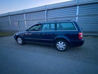 Gebraucht VW Passat 115 PS (84 kW) 2001 Blau Kombi