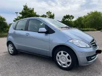 Gebraucht Mercedes A160 Elegance 95 PS (69 kW) 2011 Blau Kleinwagen
