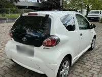 Gebraucht Toyota Aygo 69 PS (50 kW) 2014 Weiß Kleinwagen