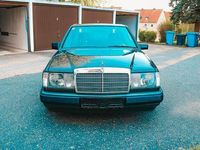 Gebraucht Mercedes E260 160 PS (117 kW) 1989 Grün Limousine