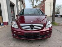 Gebraucht Mercedes B200 140 PS (102 kW) 2007 Rot Van / Kleinbus