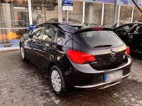 Gebraucht Opel Astra Selection 116 PS (85 kW) 2015 Schwarz Limousine