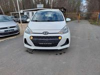 Gebraucht Hyundai i10 67 PS (49 kW) 2017 Polar white / sol Kleinwagen