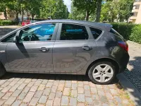Gebraucht Opel Astra 74 PS (54 kW) 2011 Grau Kleinwagen