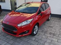 Gebraucht Ford Fiesta Titanium 101 PS (74 kW) 2016 Rot Limousine